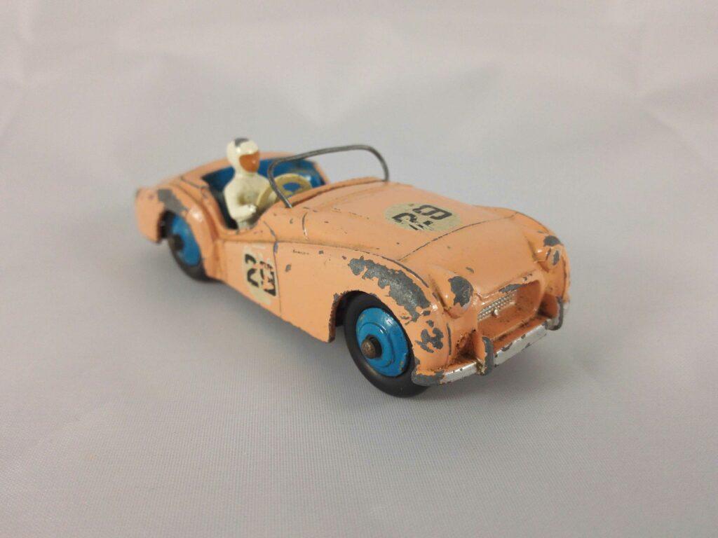 Triumph TR2 - Dinky Toys - 111