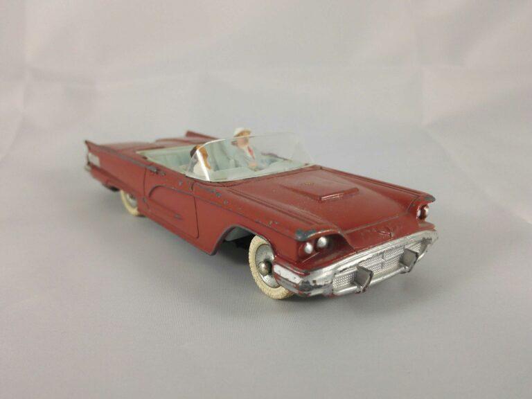Ford Thunderbird - Dinky Toys - 555