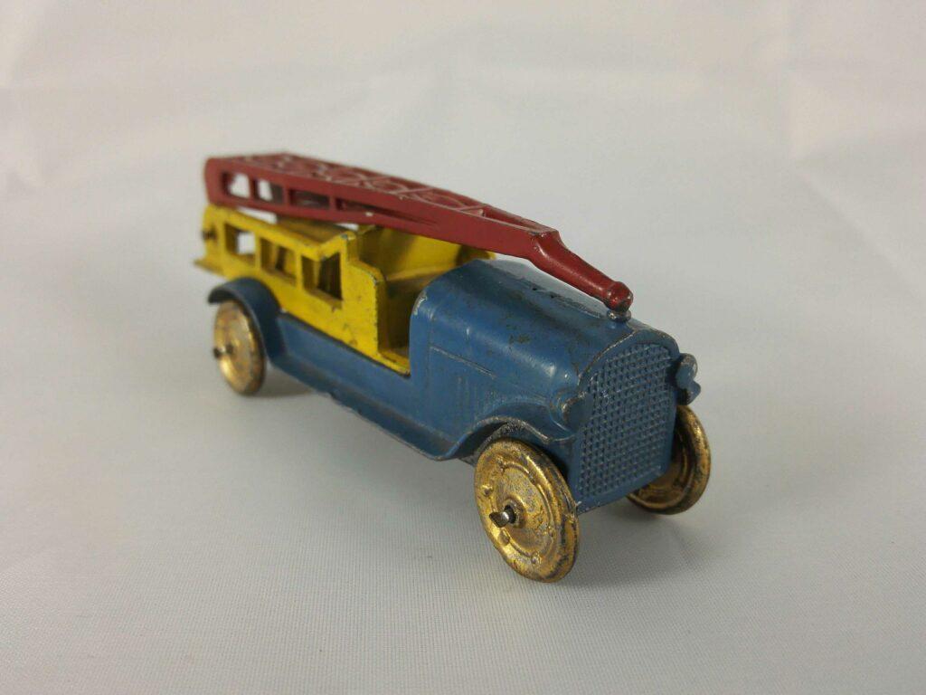 Fire Engine Water Tower - Tootsietoy - 4653