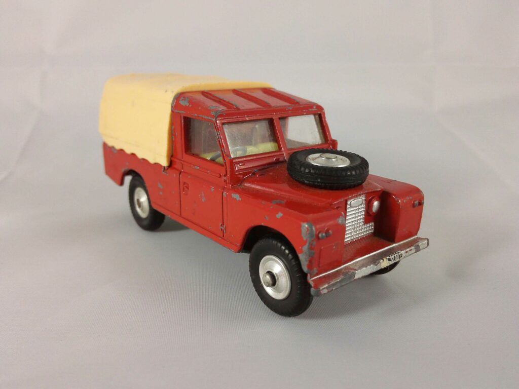 Land Rover 109 W.B. - Corgi Toys - GS17