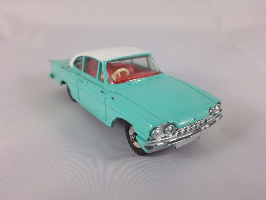 Ford Capri - Dinky Toys - 143