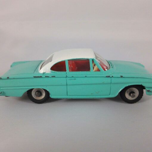 Ford Capri - Dinky Toys - 143