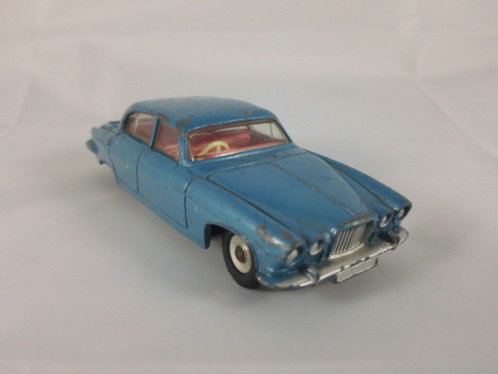 Jaguar Mark X - Dinky Toys - 142