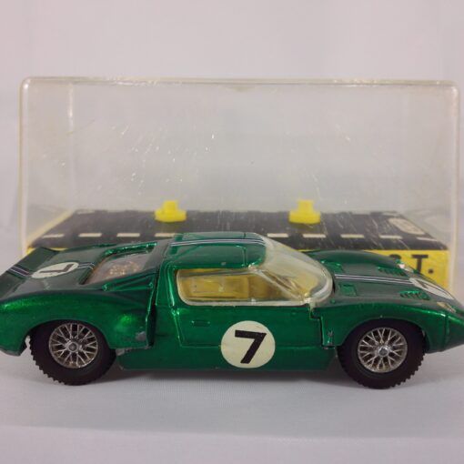 Ford GT 40 - Dinky Toys - 215