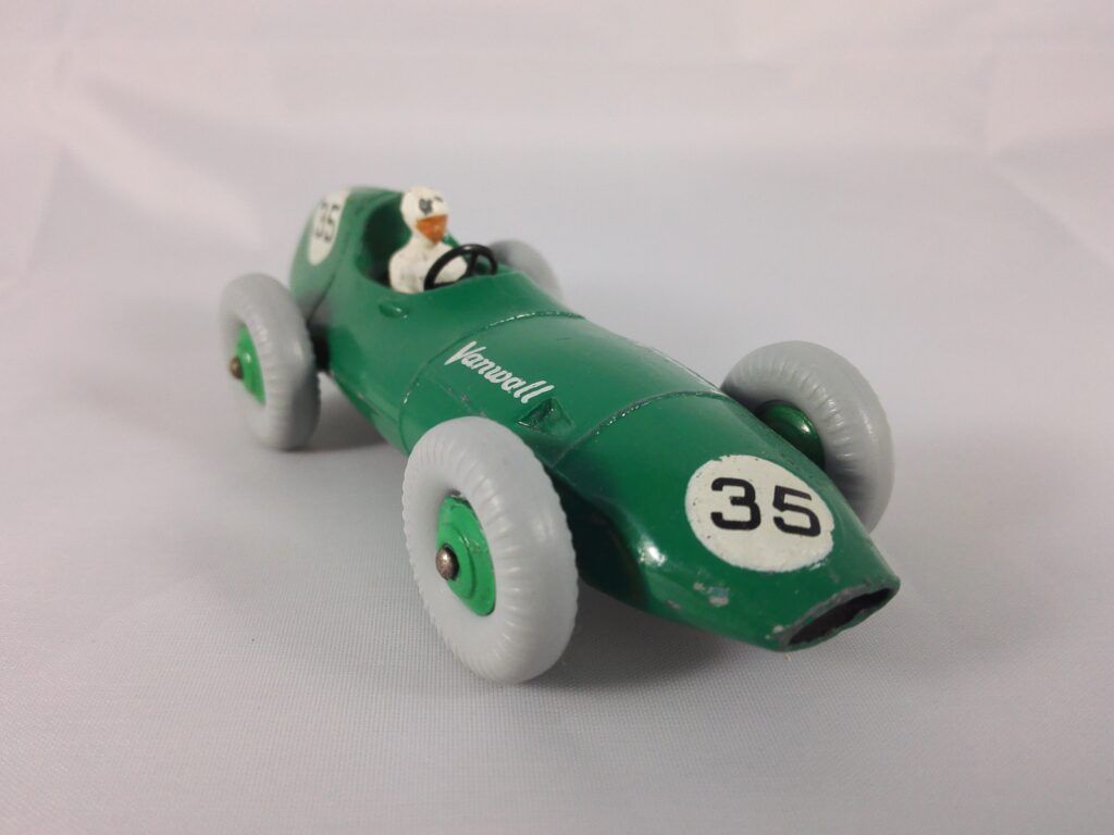 Vanwall VW5 - Dinky Toys - 239