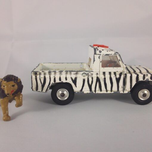 Land Rover 109 W.B. The Lions of Longleat - Corgi Toys - GS8