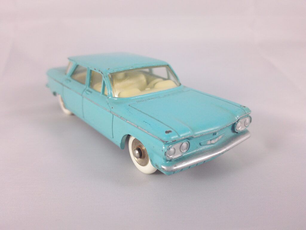 Chevrolet Corvair - Dinky Toys - 552