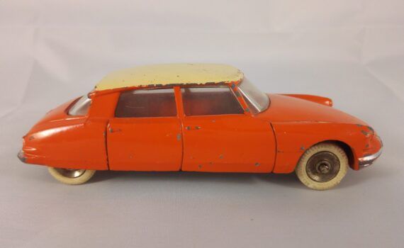 Citroën DS 19 - Dinky Toys - 24C