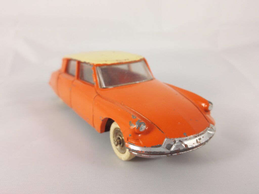 Citroën DS 19 - Dinky Toys - 24C