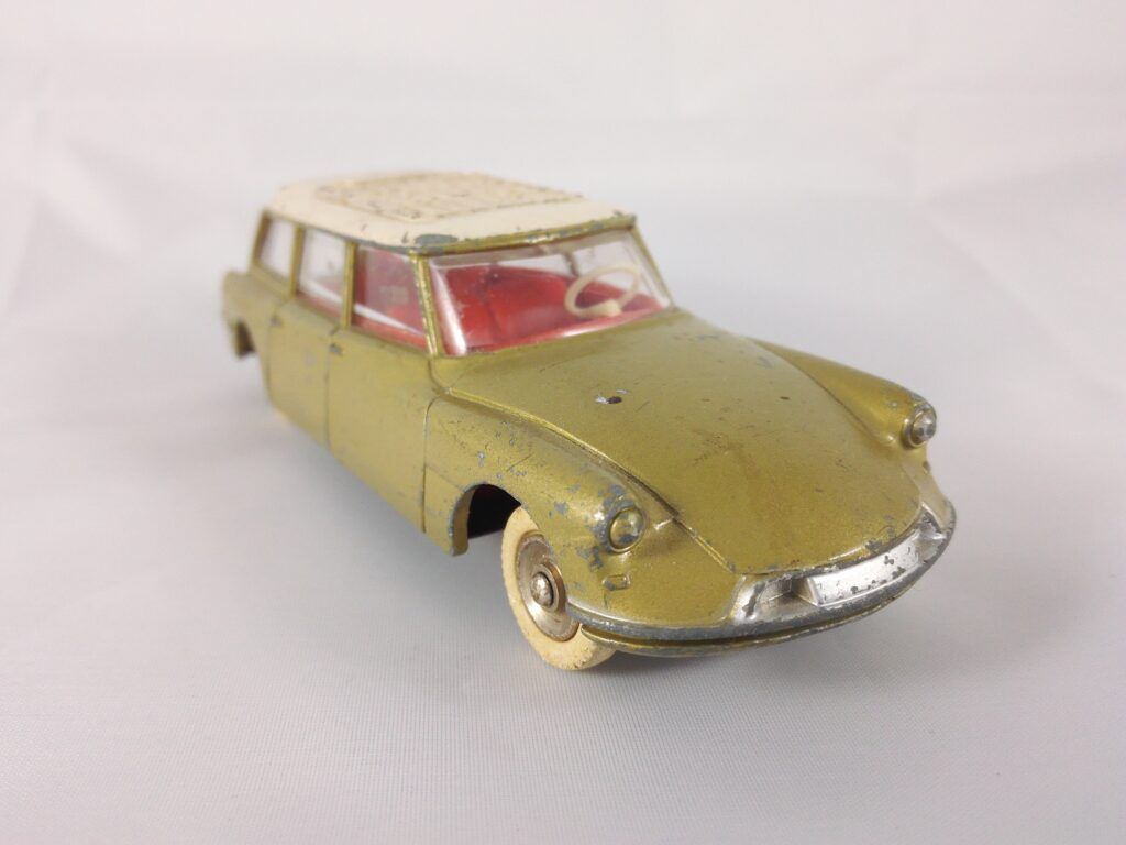 Citroën ID 19 Break - Dinky Toys - 539