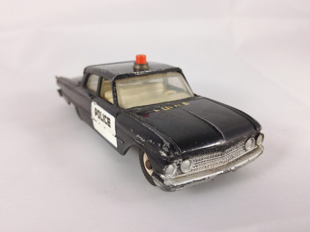 Ford Fairlaine Police - Dinky Toys - 258