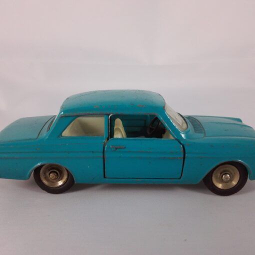Ford Taunus 12M - Dinky Toys - 538