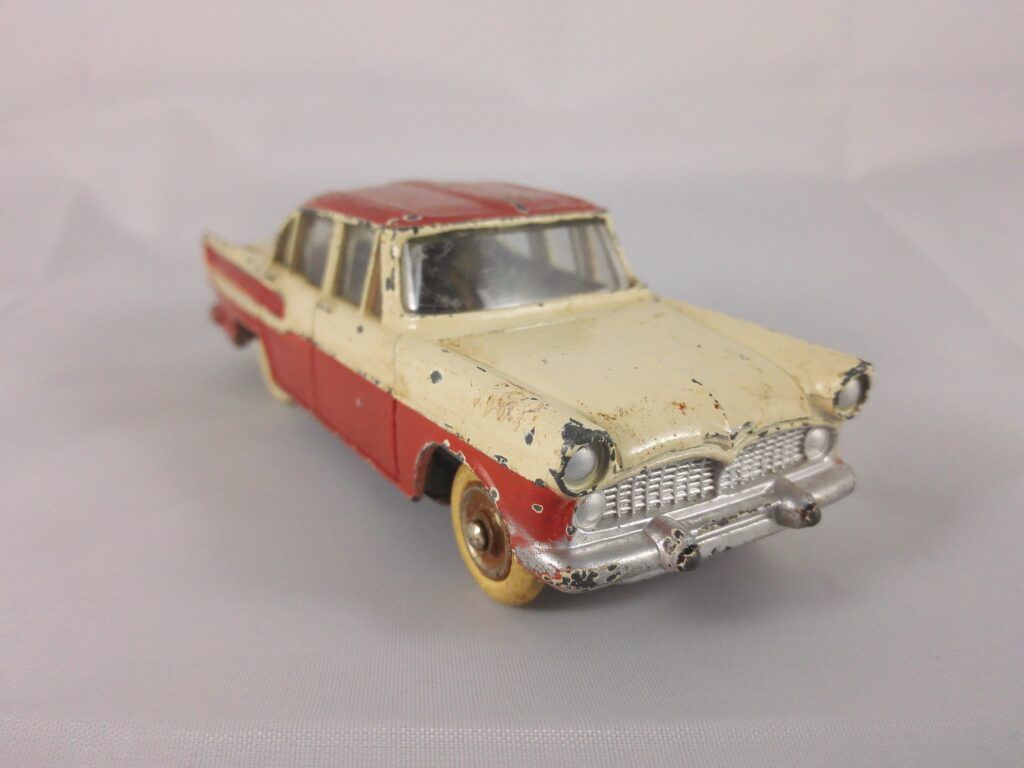 Simca Vedette Chambord - Dinky Toys - 24K