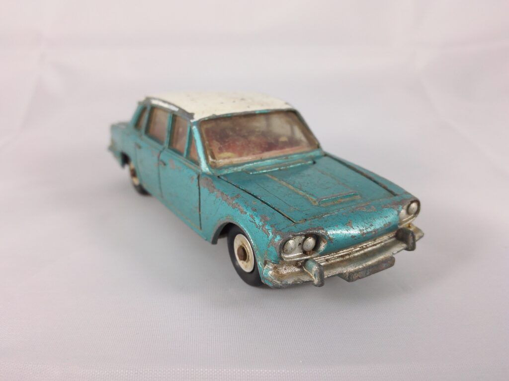 Triumph 2000 Mk 1 - Dinky Toys - 135