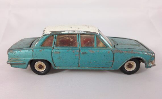 Triumph 2000 Mk 1 - Dinky Toys - 135