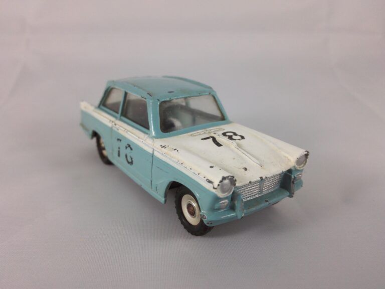 Triumph Herald 1200 Saloon - Dinky Toys - 189
