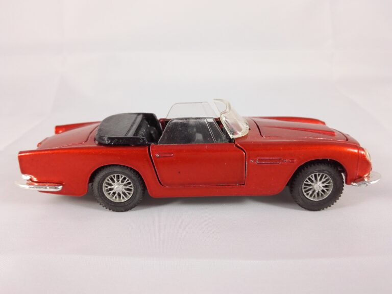 Aston Martin DB5 Volante - Dinky Toys - 110