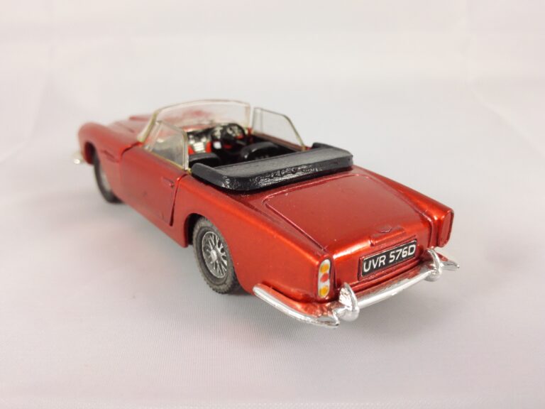 Aston Martin DB5 Volante - Dinky Toys - 110