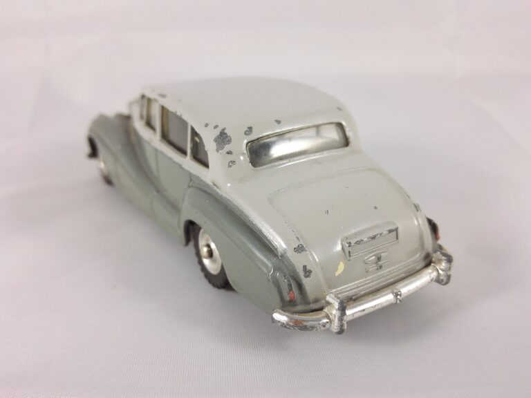 Rolls-Royce Silver Wraith - Dinky Toys - 551