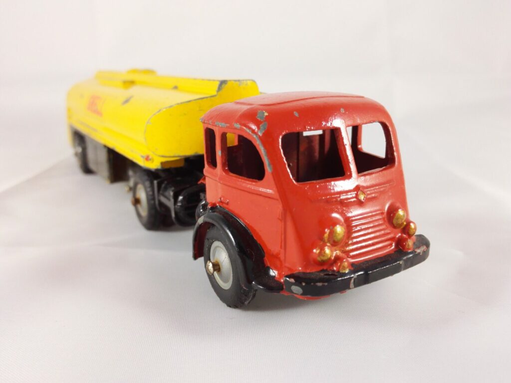 Renault Fainéant Citerne Shell - CIJ - 3/72