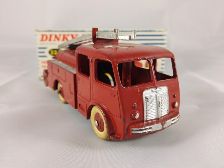 Berliet GLB Premiers Secours - Dinky Toys - 32E