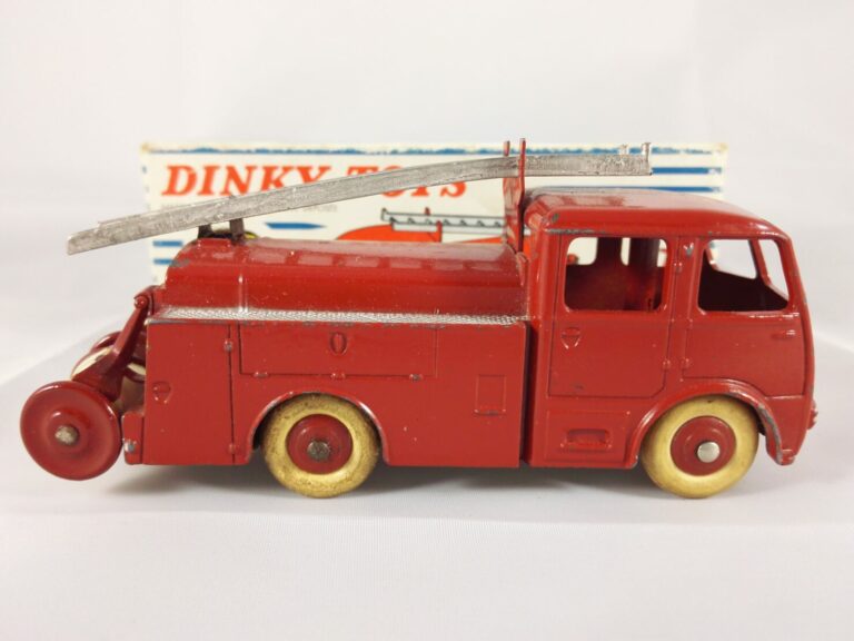 Berliet GLB Premiers Secours - Dinky Toys - 32E