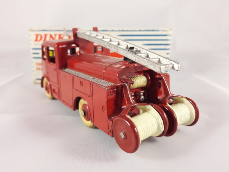 Berliet GLB Premiers Secours - Dinky Toys - 32E