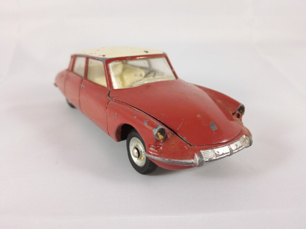 Dinky Toys Citroën DS 19 - 530