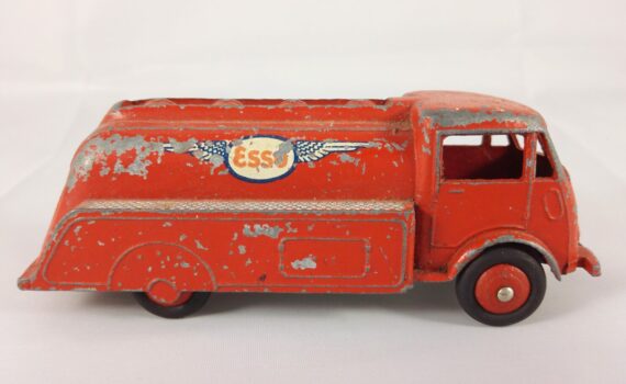 Dinky Toys Ford COE Citerne Esso - 25U