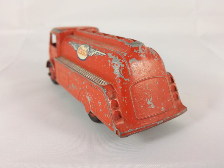 Dinky Toys Ford COE Citerne Esso - 25U