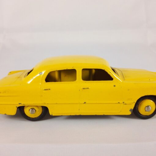 Ford Fordor - Dinky Toys - 139A