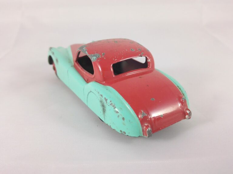 Jaguar XK120 - Dinky Toys - 157