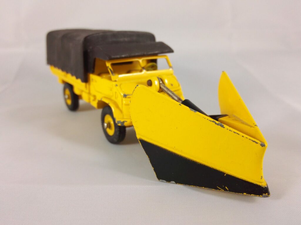 Mercedes-Benz Unimog Chasse-Neige - Dinky Toys - 567