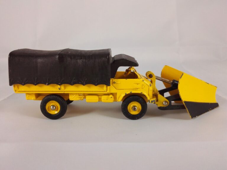 Mercedes-Benz Unimog Chasse-Neige - Dinky Toys - 567