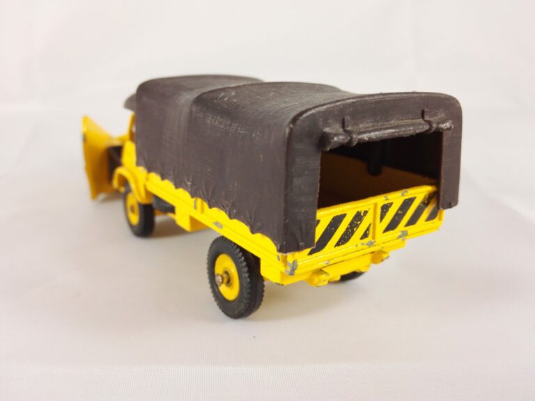 Mercedes-Benz Unimog Chasse-Neige - Dinky Toys - 567