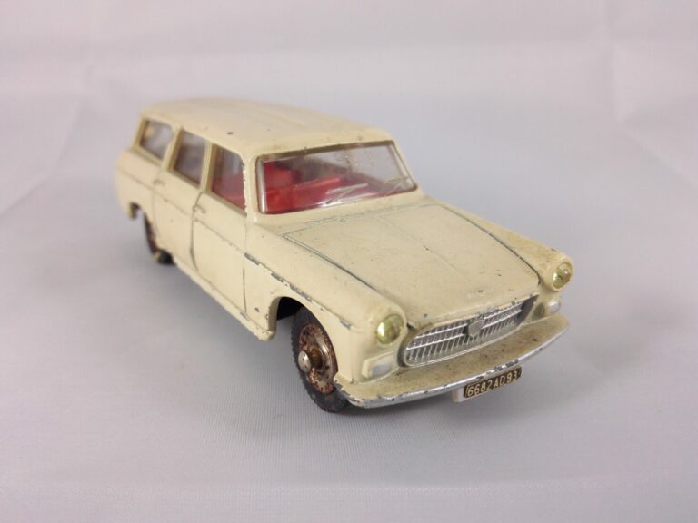 Peugeot 404 Break - Dinky Toys - 525