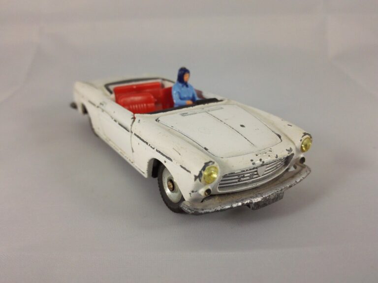 Peugeot 404 Cabriolet - Dinky Toys - 528
