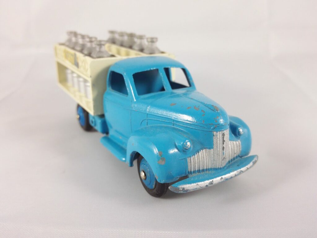Dinky Toys Studebaker M Series Laitier - 25O