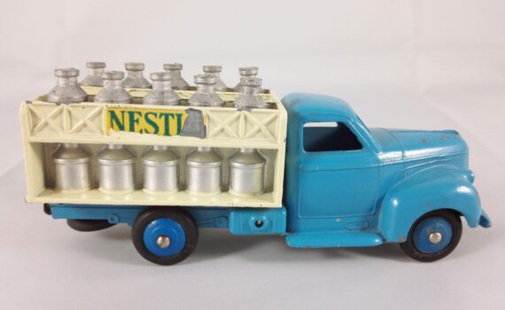 Dinky Toys Studebaker M Series Laitier - 25O