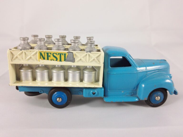 Dinky Toys Studebaker M Series Laitier - 25O
