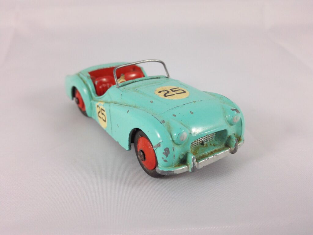 Triumph TR2 - Dinky Toys - 111