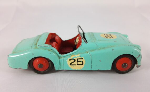 Triumph TR2 - Dinky Toys - 111