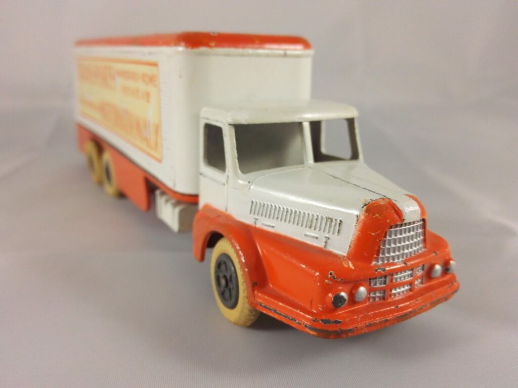 Unic Izoard Transports Internationaux - JRD - 127