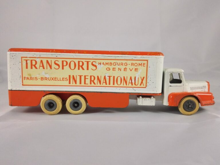 Unic Izoard Transports Internationaux - JRD - 127