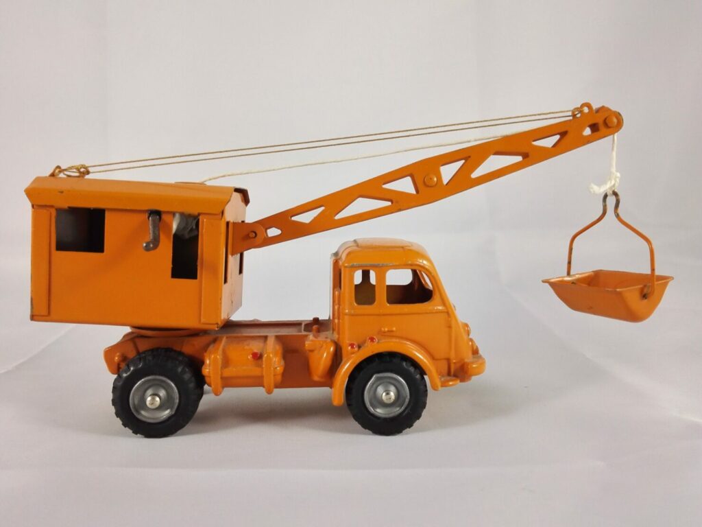 Renault Fainéant Grue - CIJ - 3/81b