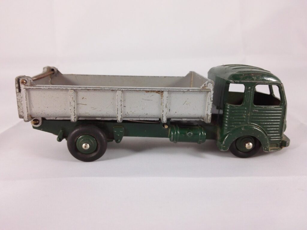 Dinky Toys Simca Cargo Benne - 33B