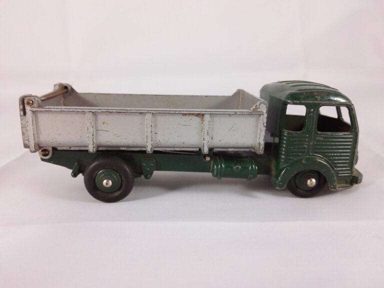 Dinky Toys Simca Cargo Benne - 33B