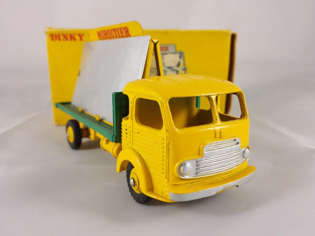 Dinky Toys Simca Cargo Miroitier - 33C