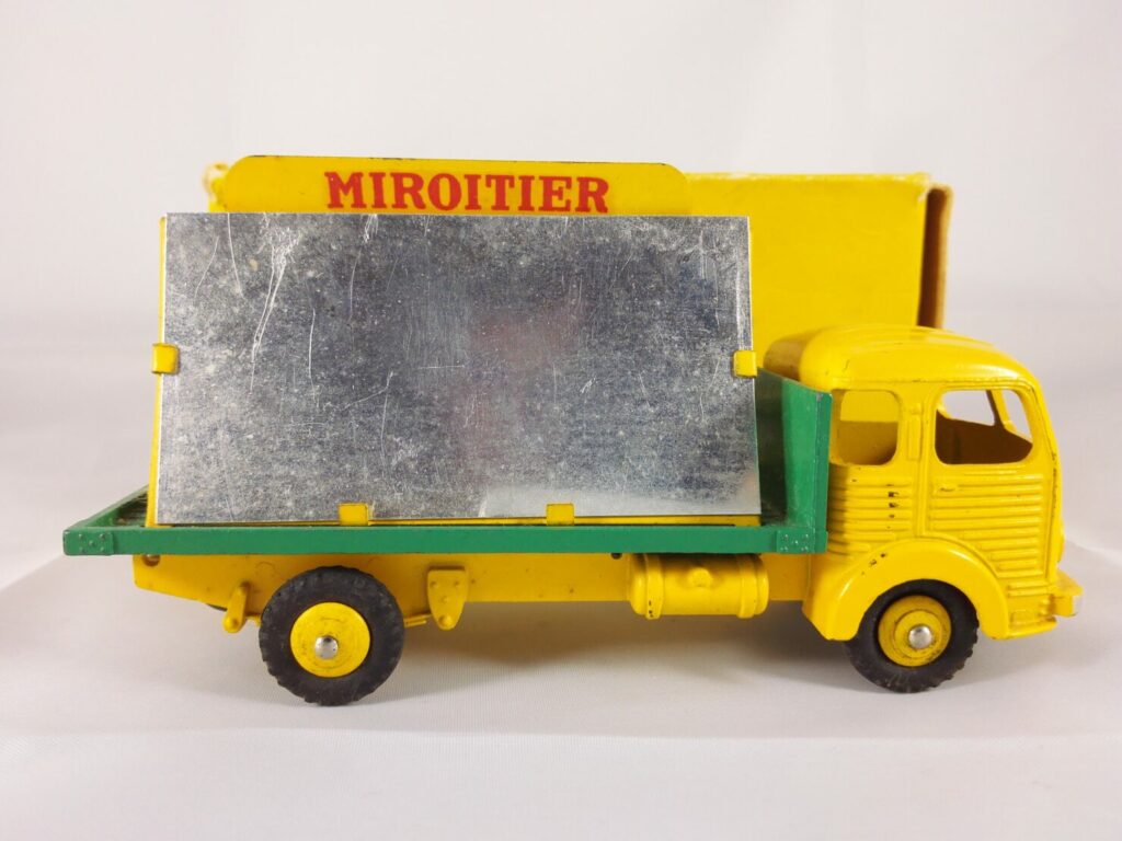 Dinky Toys Simca Cargo Miroitier - 33C