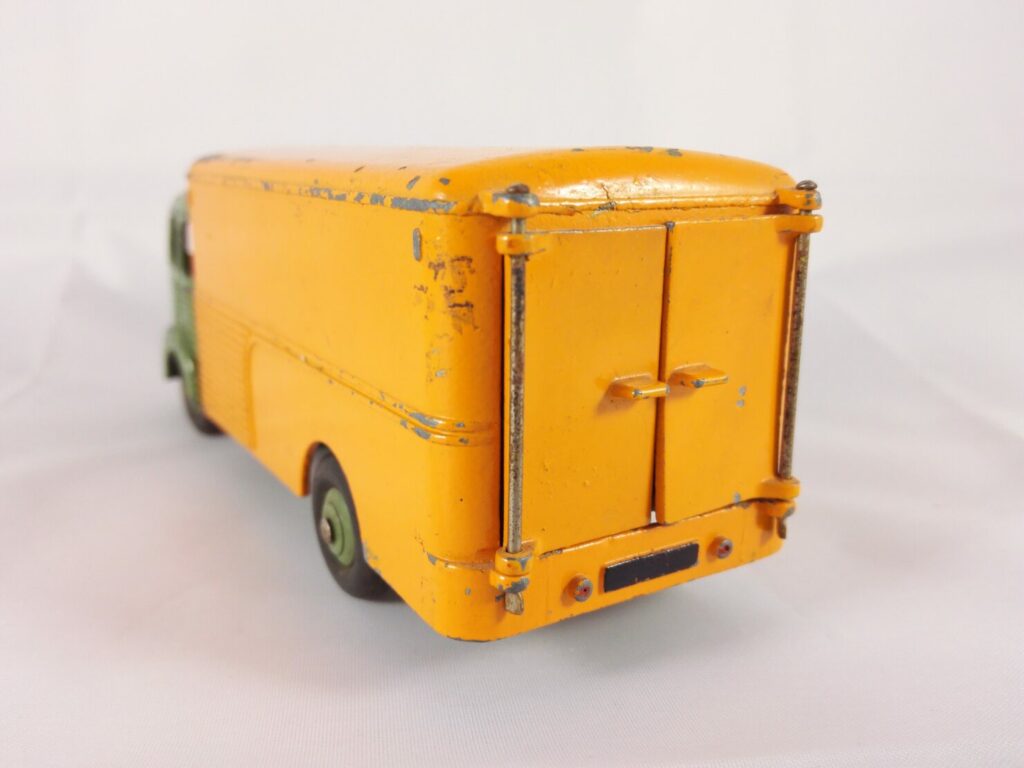 Dinky Toys Simca Cargo Transports - 33A